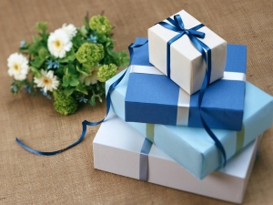 Using Gifts to Improve Your Brand Using Gifts to Improve Your Brand